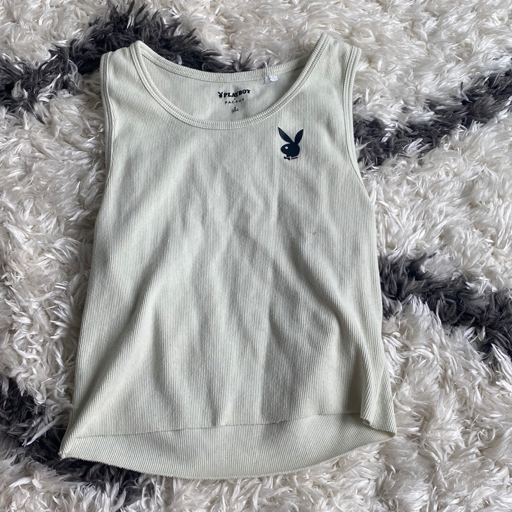 Crop top.